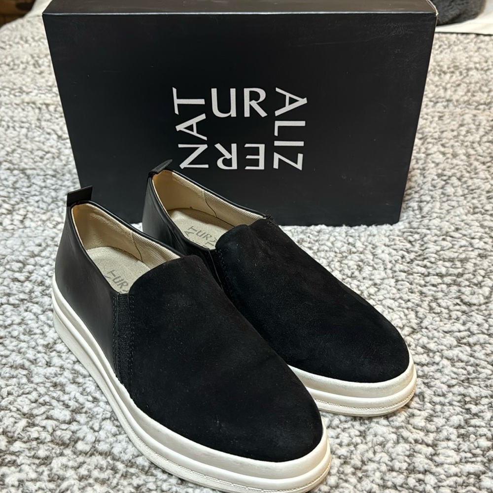 Naturalizer YOLA Platform slip on sneakers